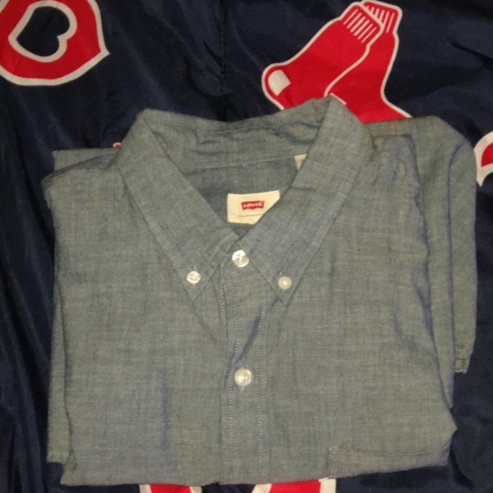 Levi's Button up
